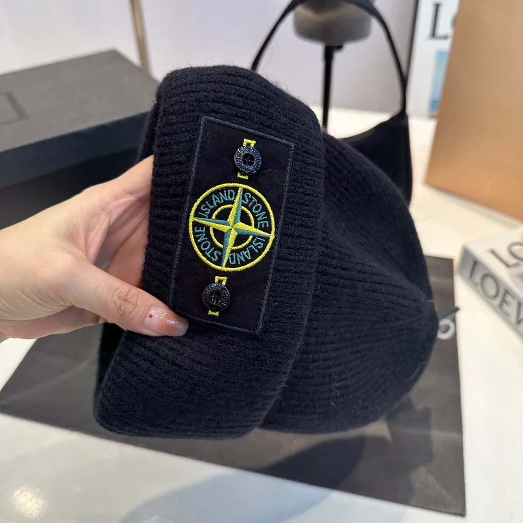 P60 Trendy brand Stone Island STONE classic popular cashmere wool knitted hat New autumn and winter cashmere woolen hat, men and women cold hat, Little Red Riding Hood popular style